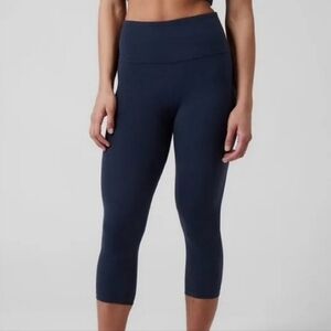Athleta Elation Capri Leggings